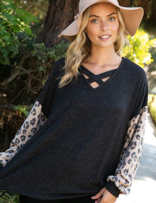 Women's Animal Print Mixed Volume Sleeve Top