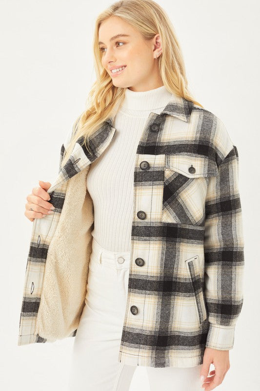 Women's Oversized Plaid Button-Up Jacket with Sherpa Lining