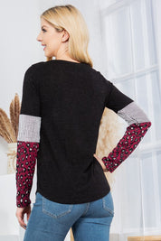 Women's Casual Textured Sweater with Front Pocket