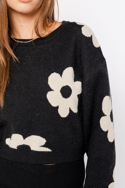 Women's Long Sleeve Crop Sweater with Daisy Pattern