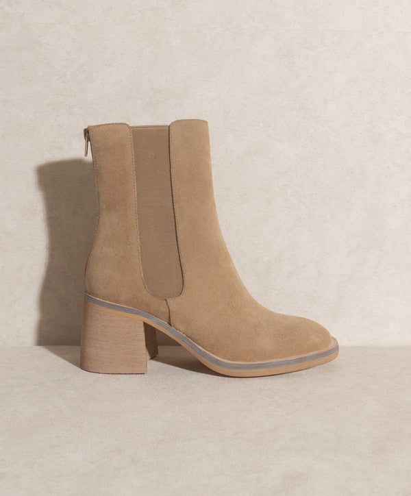 Women's Chelsea Heel Boots in Rustic Neutral Tones