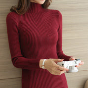 Women's Fitted Cable Knit Crew Neck Pullover