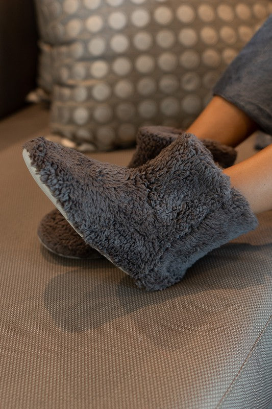 Women's Plush Indoor Slipper Booties with Anti-Slip Design