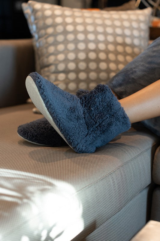 Women's Plush Indoor Slipper Booties with Anti-Slip Design