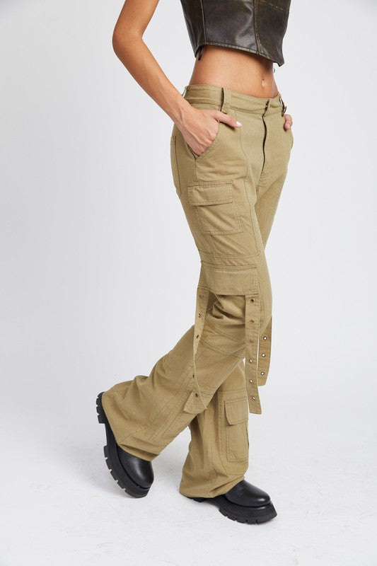 Women's Low Waist Cargo Flared Pants