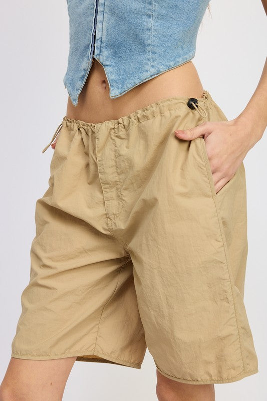 CONTRASTED BERMUDA SHORTS