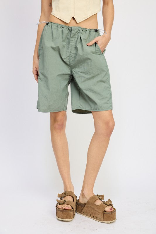 CONTRASTED BERMUDA SHORTS