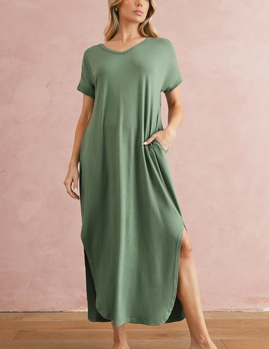 Women's V Neck Pocket Maxi T-Shirt Dress