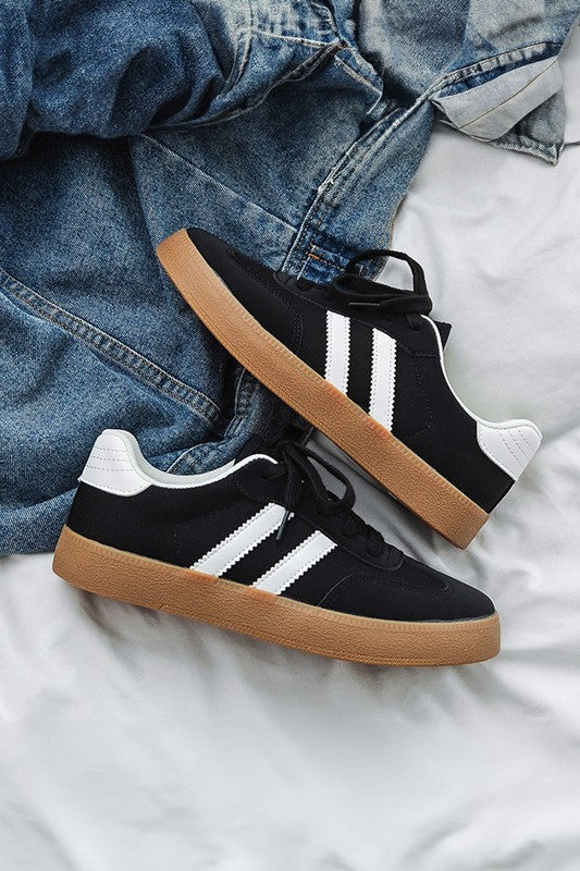 Women's Trendy Striped Lace-up Flat Sneakers