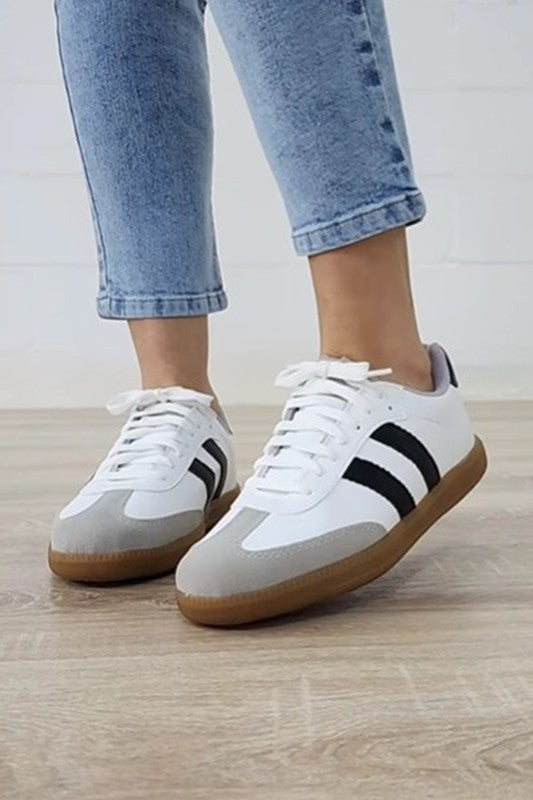 Women's Trendy Striped Lace-up Flat Sneakers