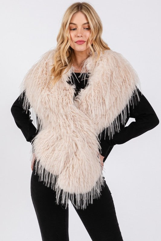 Women's Iconic Faux Fur Pull Through Shawl