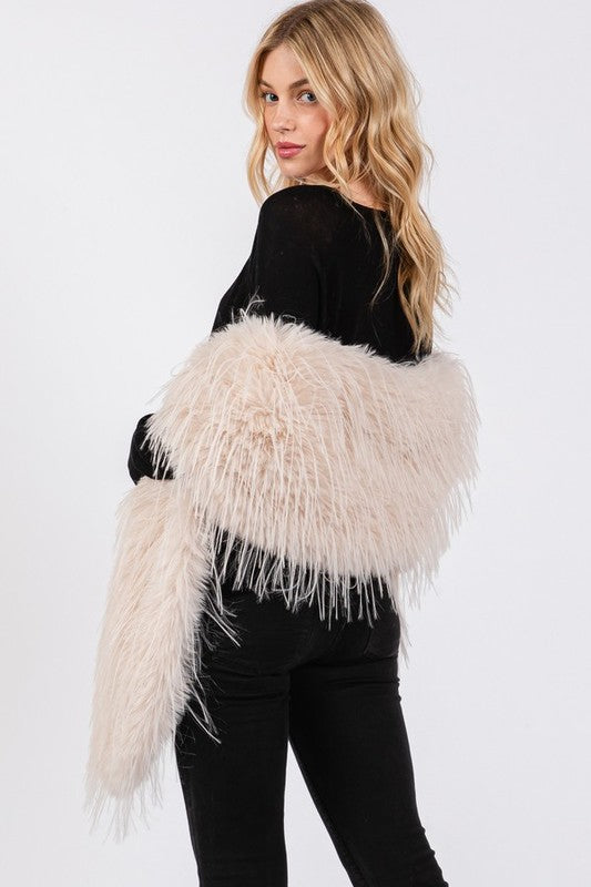 Women's Iconic Faux Fur Pull Through Shawl