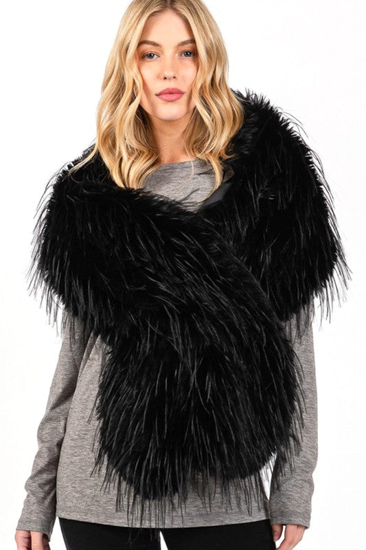 Women's Iconic Faux Fur Pull Through Shawl