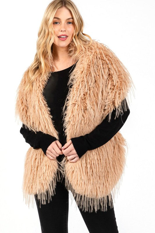 Women's Iconic Faux Fur Pull Through Shawl