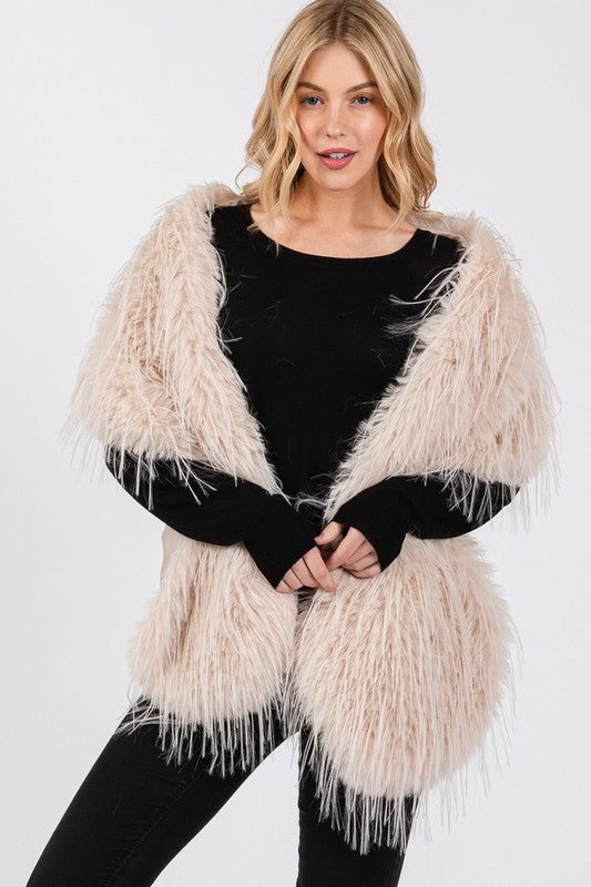 Women's Iconic Faux Fur Pull Through Shawl