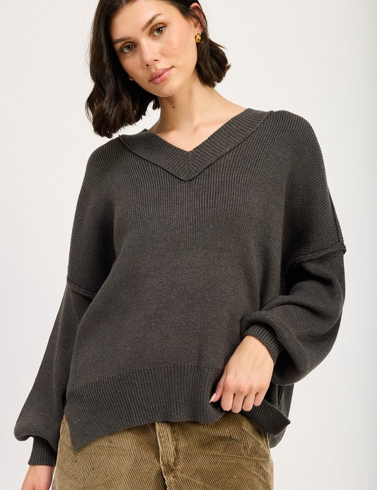 OVERSIZED V NECK SWEATER