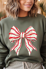 Unisex Christmas Tree Cake Bow Graphic Fleece Sweatshirt