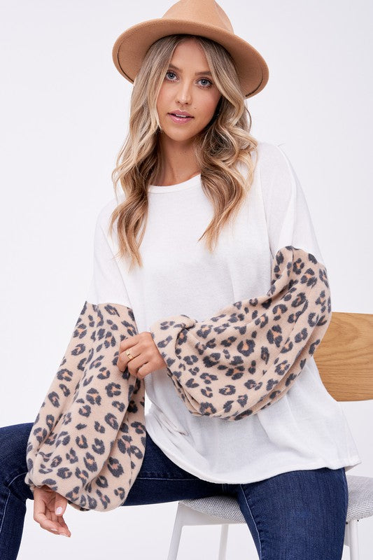 Women's Animal Print Mixed Volume Sleeve Top