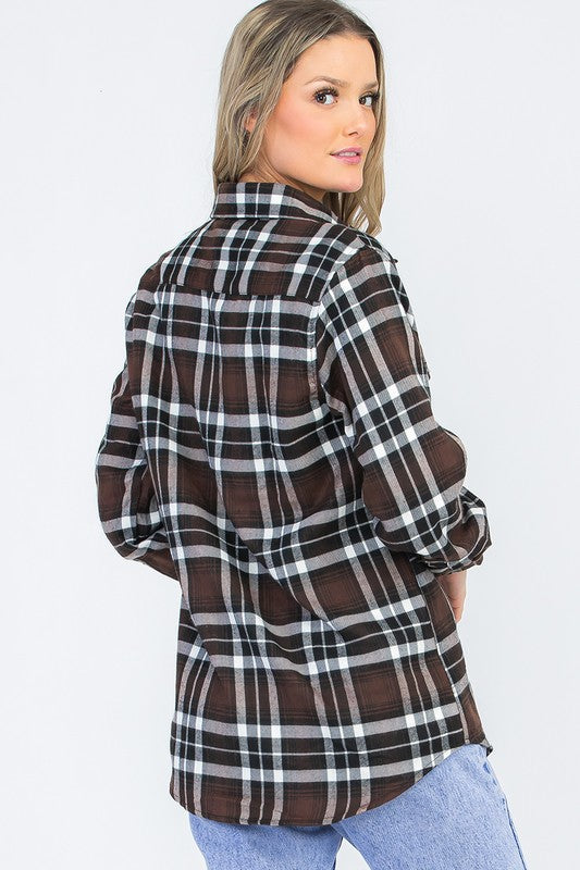 Women's Oversized Plaid Flannel Shirt with Dual Pockets