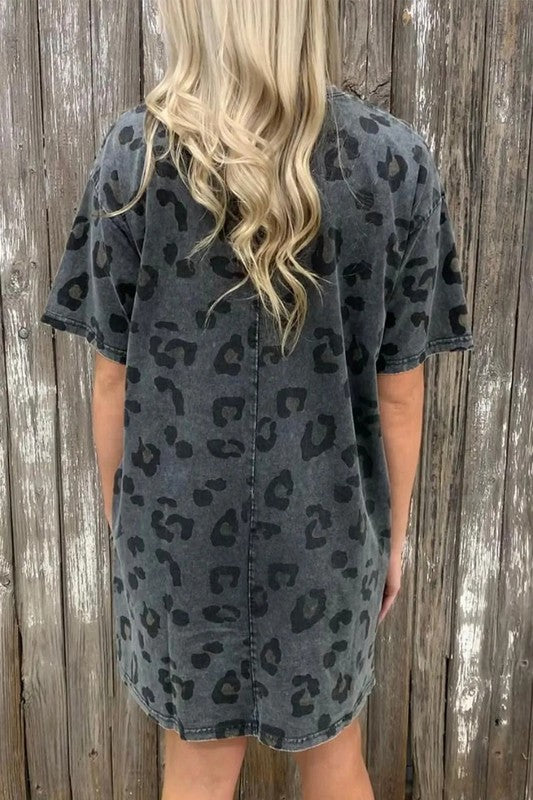 Women's Short Sleeve Leopard Print T-Shirt Dress with Pockets