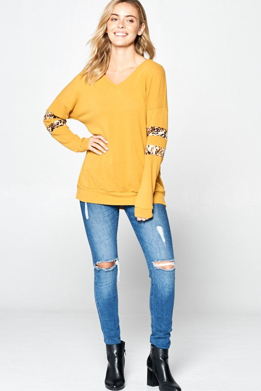 Women's Casual V Neck Long Sleeve Animal Print Tunic Top