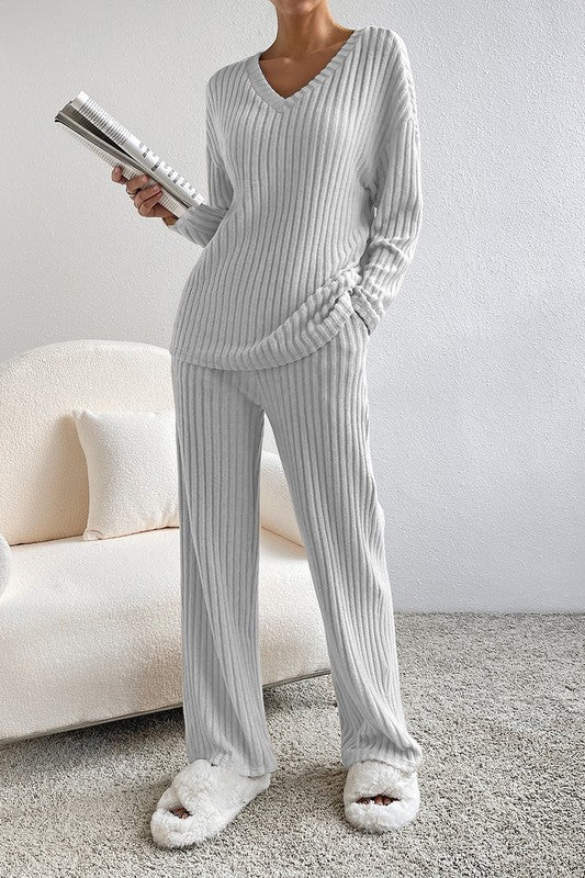 Women's Slouchy V-Neck Ribbed Knit Two-Piece Outfit