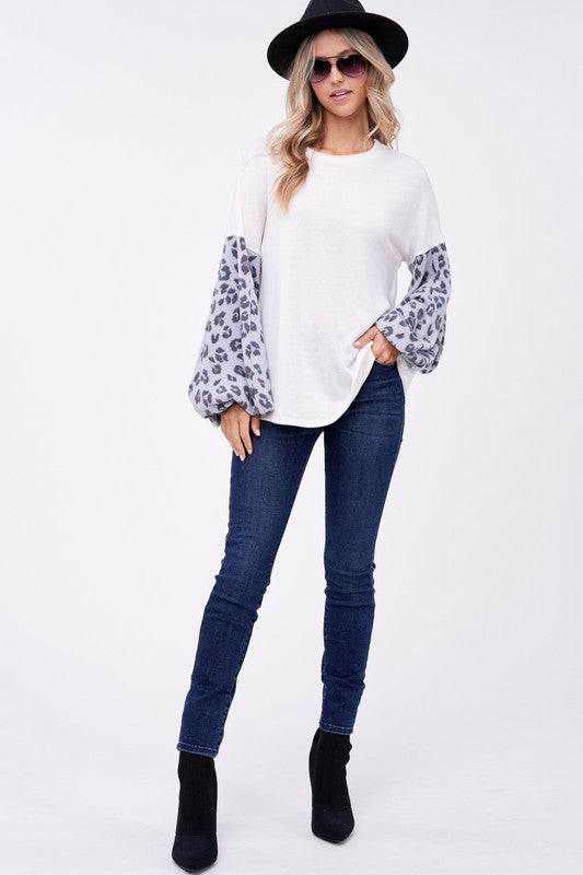 Women's Casual Loose Fit Animal Print Long Sleeve Top