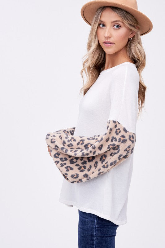 Women's Animal Print Mixed Volume Sleeve Top