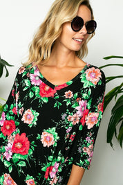 Women's Floral Twisted Front Bottom V Neck Plus Top