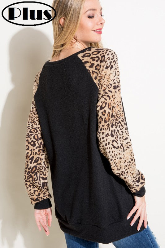 Women's Casual Solid and Animal Print Pocket Tunic Top