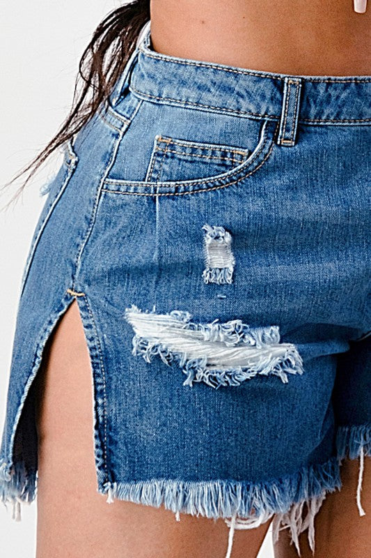 Side slid denim shorts